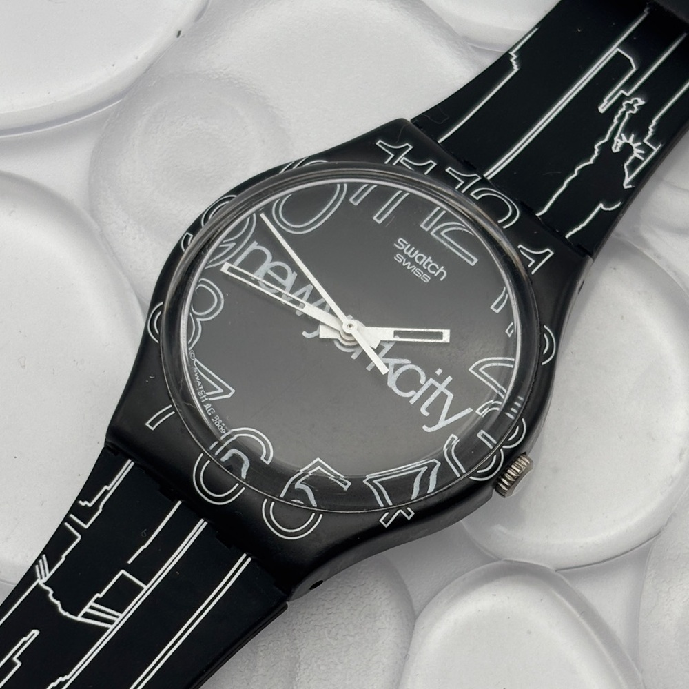 Swatch Watch - GZ209 -  Lines in the Sky